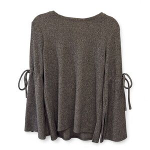 Gray Long Sleeve Tie Front Blouse‎